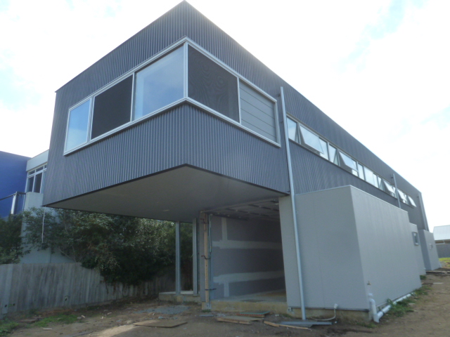 Cantilever first floor – Truss wall